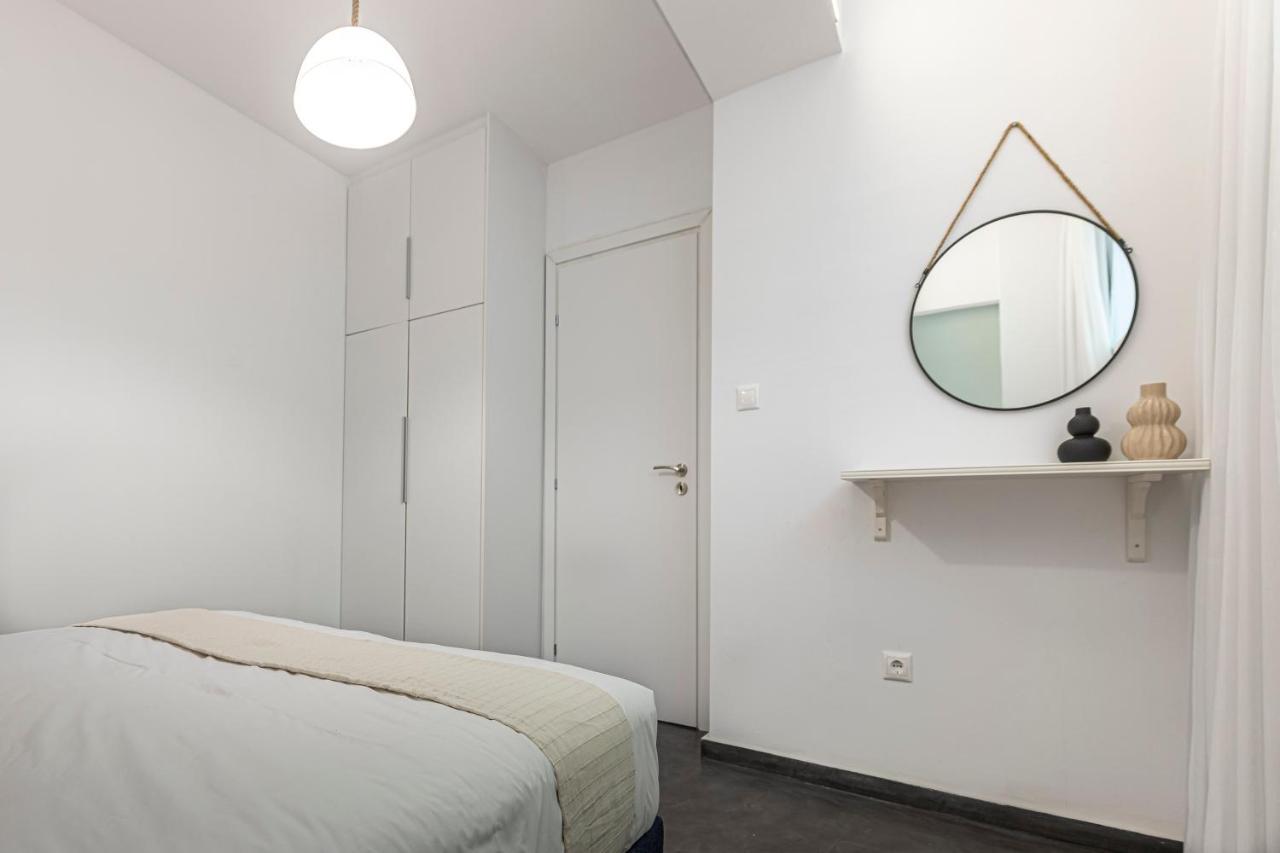 Phaedrus Living: City Center Luxury Flat Loukianou Atenas Exterior foto