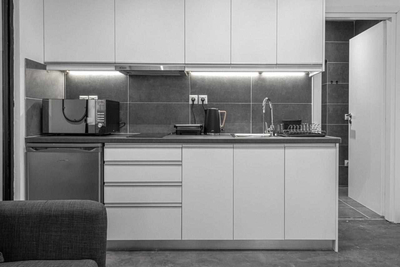 Phaedrus Living: City Center Luxury Flat Loukianou Atenas Exterior foto